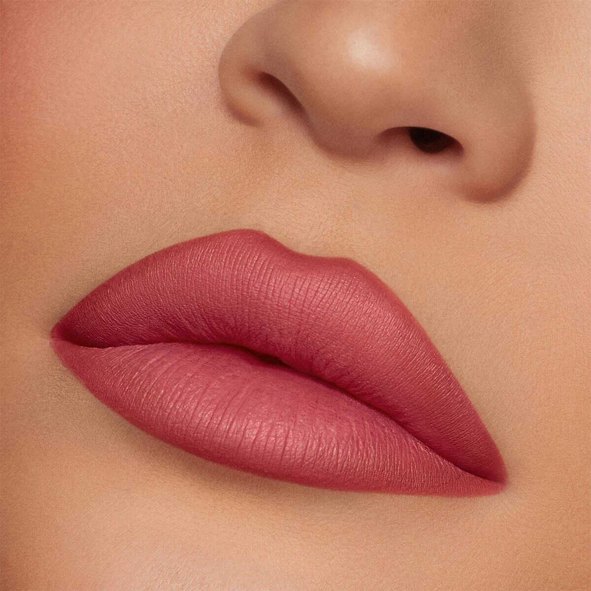 LIP BLUSH (LABIAL LÍQUIDO)